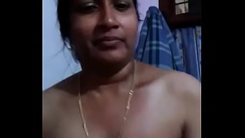 Bidadari Desi Yang Menggoda
