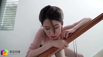《空姐喘息》寂寞空姐的私密服务，高挑身材的极致诱惑