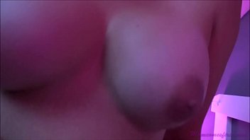 Ibu Tiri Yang Menggoda – Brianna Beach – Adegan Panas