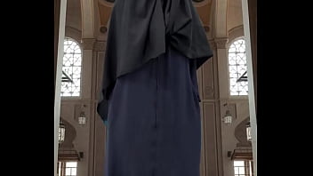 Coba-coba Abaya Dan Hijab Yang Menggoda