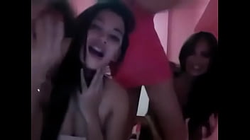 Gadis-gadis Indonesia Yang Menggoda Dan Penuh Gaya