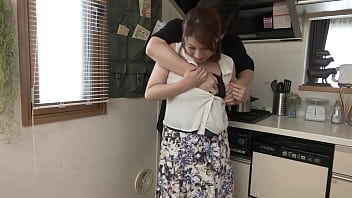母さんの親友と燃え上がる一夜　大町なつみ