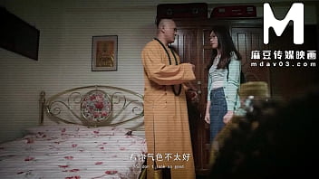Master Shaolin Tiongkok Gunakan Alat Vital Untuk Bantu Wanita Pemuja