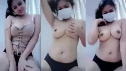 Mbak Fifi Telanjang Bulat Remas Payudara Di Live Streaming Yang Menggoda