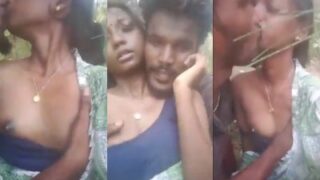Pasangan Desi Bercinta Liar Di Semak Belukar