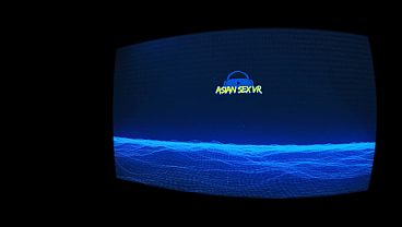 Pakaian Dalam Neon, Amatir Asia Menunggang Dengan Liar