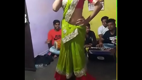 Desi Bhabhi Yang Menggoda Dengan Tubuh Seksi Dan Aura Erotisnya