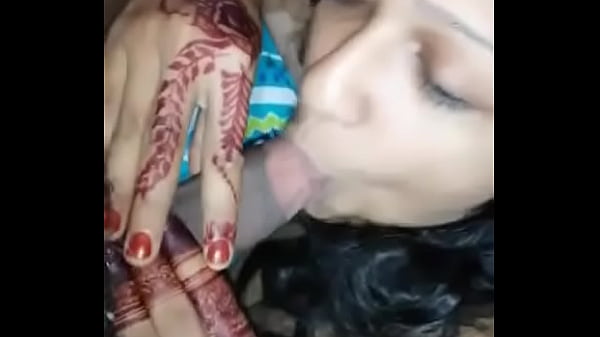 Desi Yang Menggoda