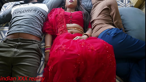 Gadis India Seksi Dan Keluarga Tiri Yang Menggoda Dalam Adegan Panas Hindi