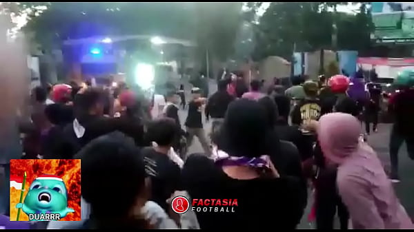 Baku Hantam Brutal Di Tribun: Persik Vs Psim – Episode 1