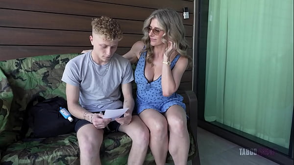 Ibu Tiri Mengubah Anak Tirinya Jadi Preman Demi Imbalan Kemesraan – Cory Chase – Gairah Terlarang
