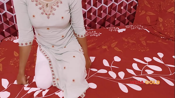 चाची की बेटी को बिस्तर पर छलनी कर दिया