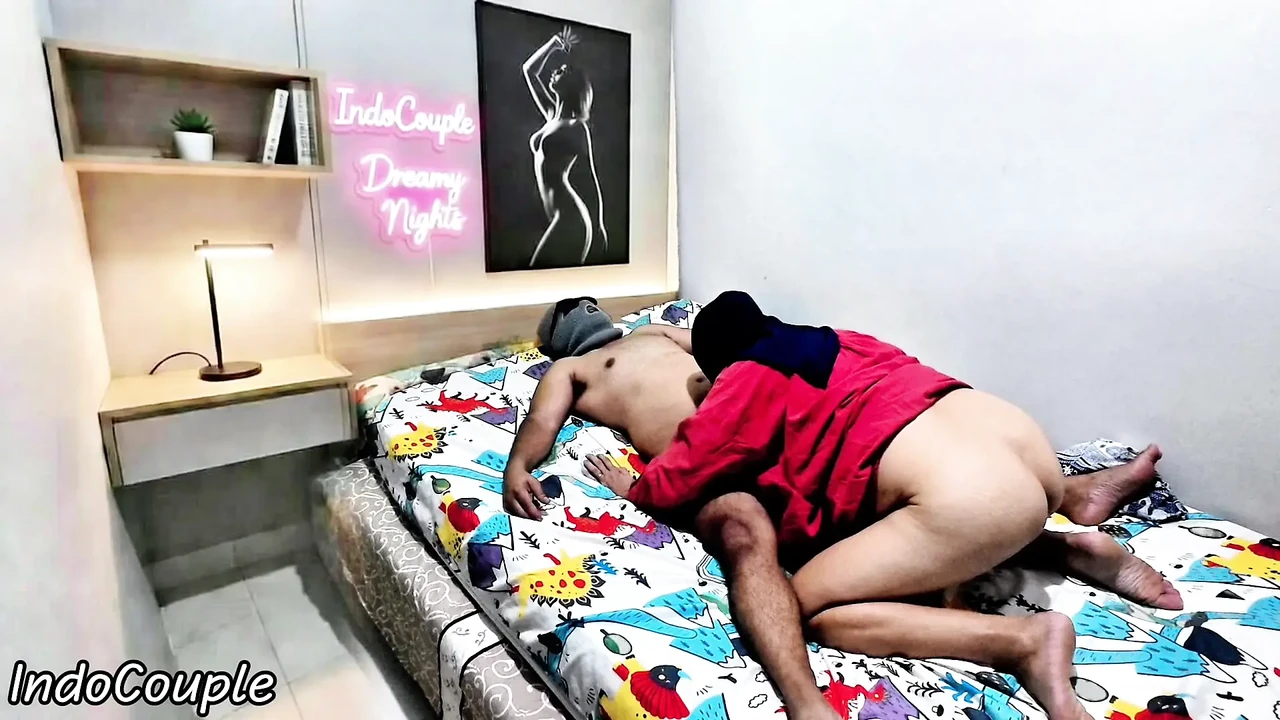 Aku Mergoki Adik Berhijabku Lagi Bosan Di Kamarnya Aku Muasin Dia Dengan Senang Hati .crot Di Dalam Memeknya