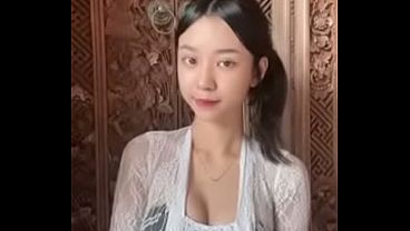 Sindi Yang Menggoda Dengan Nafsu Yang Membara