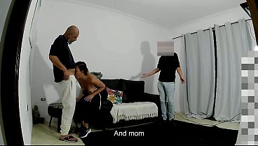Anak Tiriku Harus Mempersembahkan Pacarnya Untuk Ayahnya.