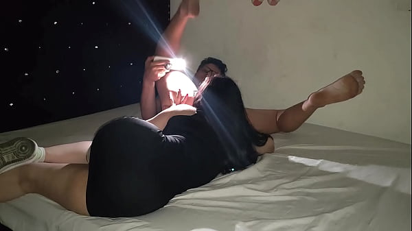 Makan Malam Panas Bersama Sepupu Tiri Yang Menggoda