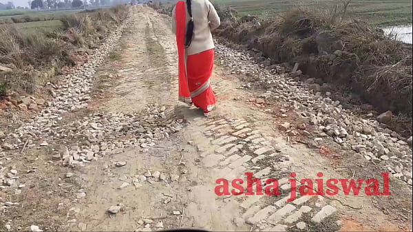 गांव की अकेली आंटी को पटाकर जंगली तरीके से चोदने का मजा