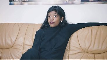 Mantan Pembawa Acara Tv Desi Devi Bergoyang Di Sofa Casting Kami