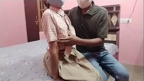 Gadis Sekolah India Panas Bercinta Di Alam Terbuka Dengan Suara Hindi