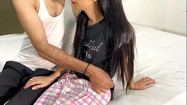 Gadis Desa Seksi Dengan Puki Ketat Dan Om Berduri Besar Dalam Video Panas