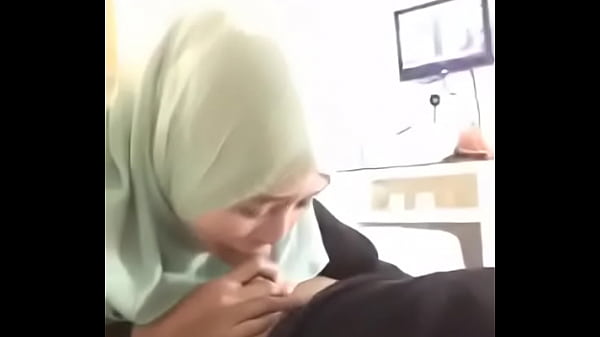 Skandal Malam Pertama Tante Berjilbab