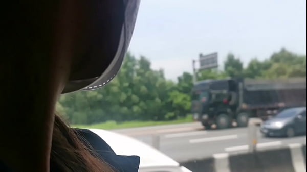 Pinay Mainin Sa Bus, Naglalaway Ang Mga Lalakeng Sakay