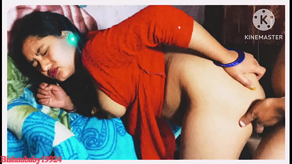 Malam Panas Bersama Pacar, Gaya Desi Yang Menggoda