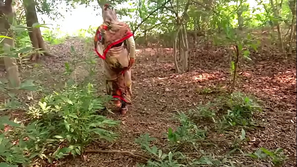 Gairah Natal Liar Radhika Di Hutan