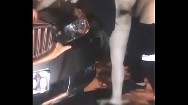 Gadis Tiongkok Panas Menggoda Di Jalanan