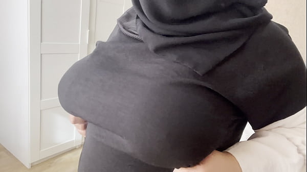 Istri Arab Teman Nongkrongin Payudara
