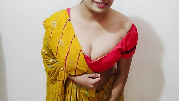 भाभी ने देवर का हाथ से मजा लेते देखा, फिर उसके बड़े लंड से खुद को चोदवाया (हिंदी ऑडियो)