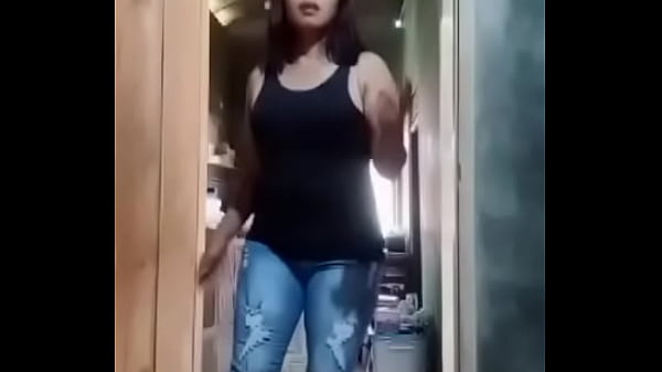 Gadis Panas Selingkuh Di Meja Dapur