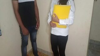 Bos Galak Ngentot Karyawan Cantik Di Toilet Kantor