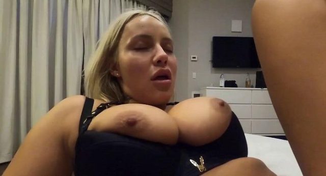 Dikocok Habis Sama Kontol Besar Hitam Bareng Kylie Page Sampe Penuh