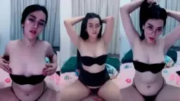 Rosa Makin Hot, Pose Ngangkang Bikin Geli