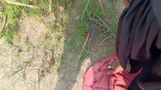 Video Panas Pasangan Muda India Bikin Heboh Di Alam Terbuka
