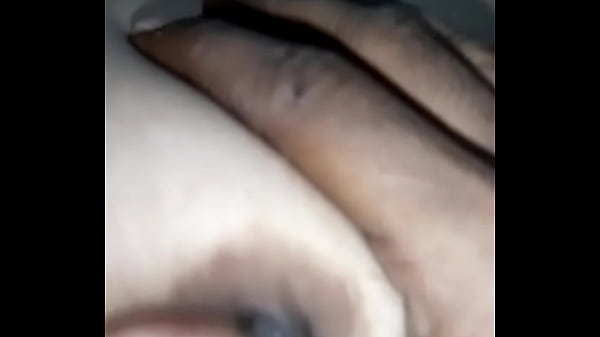 Hiru Si Bhabhi Seksi Bikin Ngilu