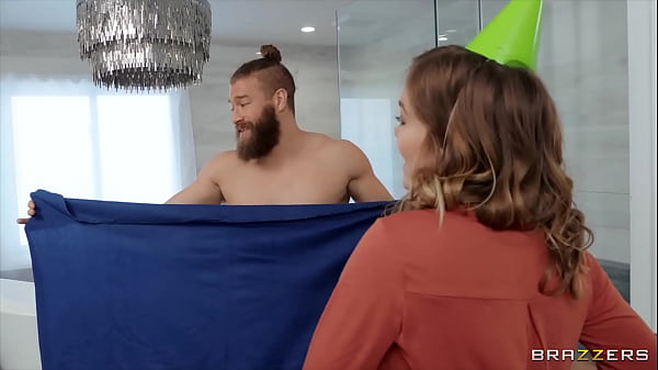 Goyang Seru Bareng Cewek Seksi Serumahku / Download Lengkap Di Https://zzfull.com/roomm