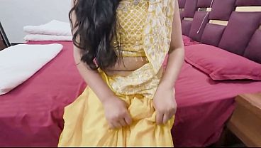 Bhabhi Bas Gili Chut Dikha Ke Devar Ka Gussa Mitaya