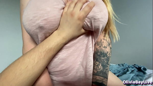 Abang Tiri Nonton Bokep Bareng Adik Tiri, Doi Langsung Pengen Ngewe – Olivia Bay