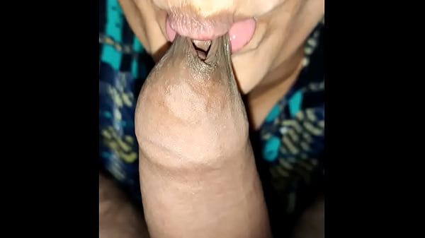 Tetesan Kenikmatan Dari Bibir Tersembunyi Di Rumah