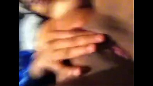 Gadis Montok Desi Jepret Foto Sensual Sendiri