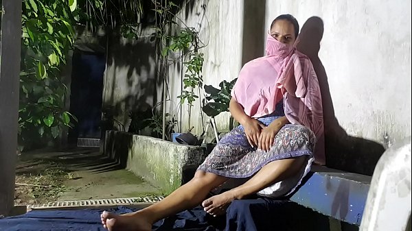 Khayalan Mesum Di Ranjang Desi