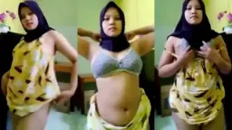 Bh Abu-abu Bikin Rayud Hijab Makin Menggoda, Bikin Ngilu Di Setiap Gerakan