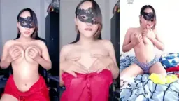 Miss Sunflo Nampolin Dada Montok Basah Kena Air