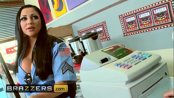 Seragam Ketat, Toket Gede Ngaceng – (audrey Bitoni, Honey White, Johnny Sins) – Boston Cream – Brazzers