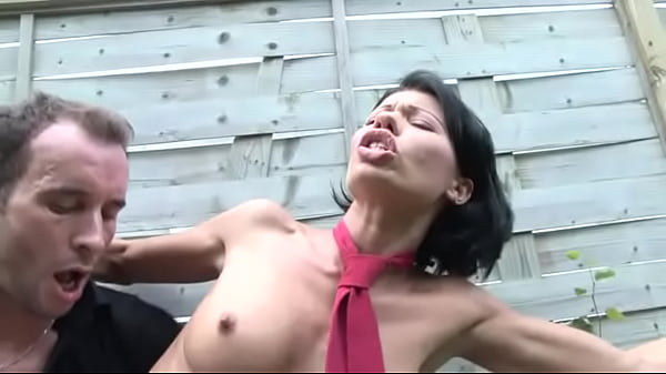 Abis Ngentot Di Belakang Sekolah, Cewek Muda Nelen Semua Air Mani