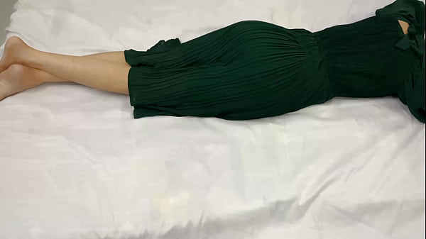 Stepiku Yang Baru 18 Tahun Sendirian Di Kamar, Aku Masuk Dan Ngewe Dia Sampai Malam.