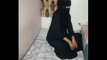 Gadis Bercadar Main Serong Sama Sopir Pribadi, Nafsu Di Jalanan.