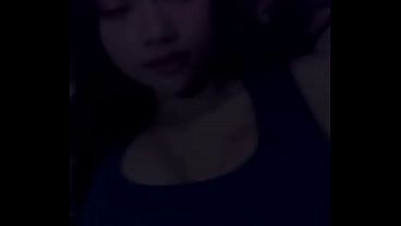 Gadis Manis Berwajah Cantik Bikin Ngilu Pengen Cubit Pipinya Sambil Mainin Rambut.